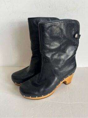UGG Lynnea black leather shearling-lined wooden heel Clog Boots size 9